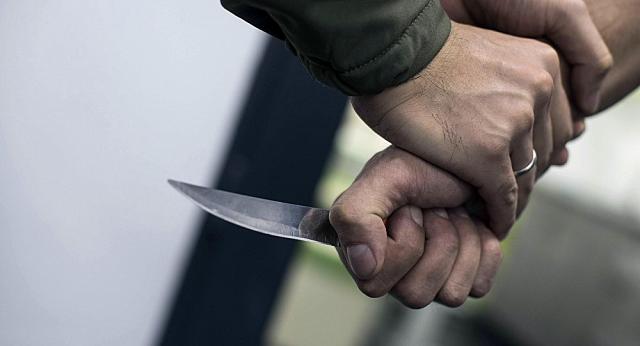 Полицейский Черкесска ранен ножом при задержании злоумышленника