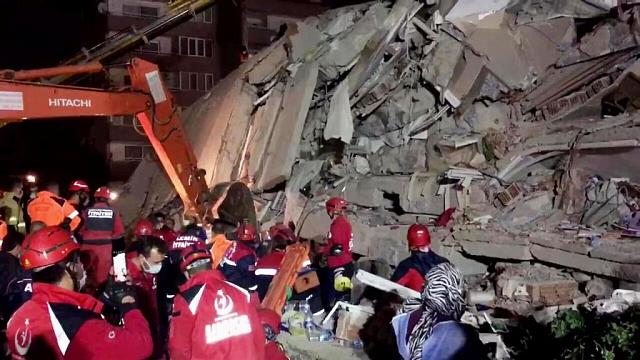 В Турции землетрясение унесло жизни 76 человек