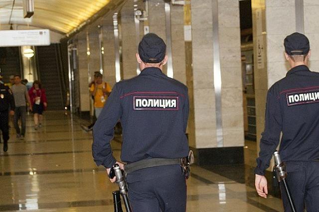 В Кремле пока не намерены пересматривать правила въезда мигрантов в РФ 