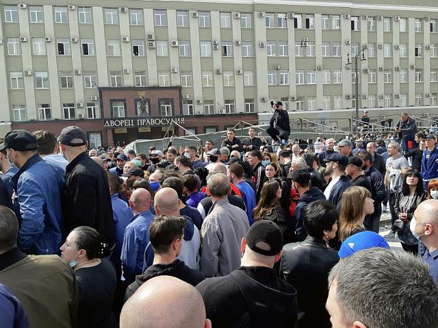 Двум участникам антиковидного митинга во Владикавказе ужесточили приговоры  