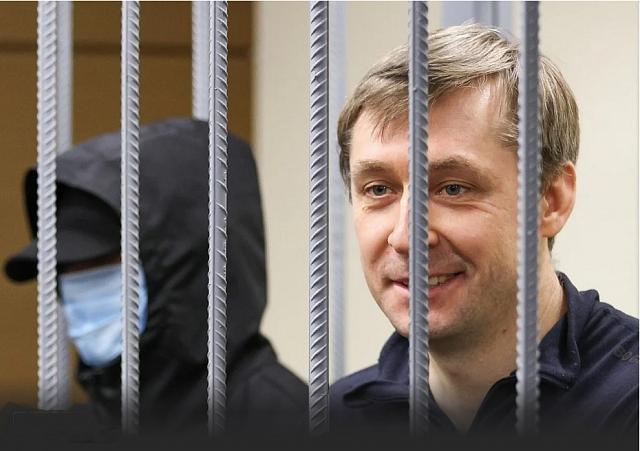 Знаменитому полковнику МВД Захарченко дали 16 лет строгача