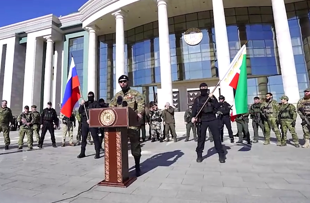 Путин присвоил звание генерал-майора спикеру парламенту Чечни 