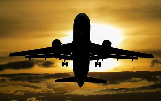 В Сочи из-за смерти пассажирки сел самолет, направлявшийся в Анталью