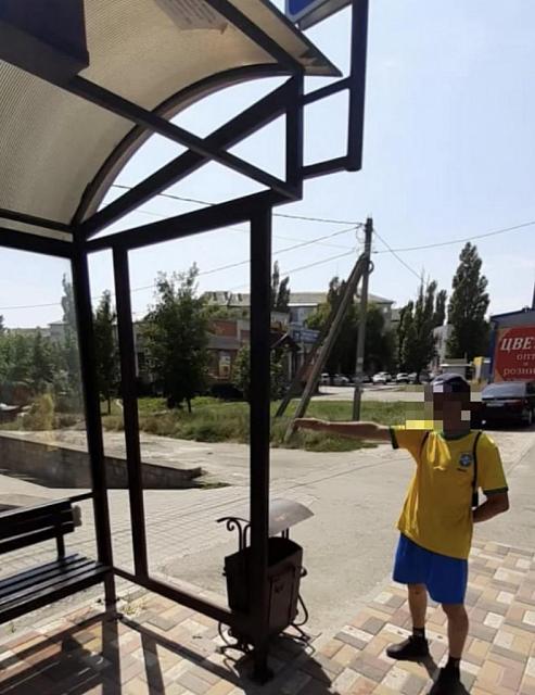 В Ставрополе пьяный рецидивист-«социопат» разбил стекло остановки