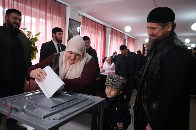 Кадыров лидирует на выборах главы Чечни с почти стопроцентным результатом 