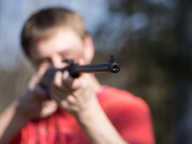 В Дагестане 13-летний мальчик выстрелил в друга из пневматической винтовки 