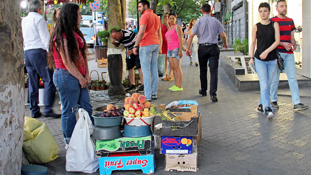 Мэрия Еревана решила ужесточить уличную торговлю