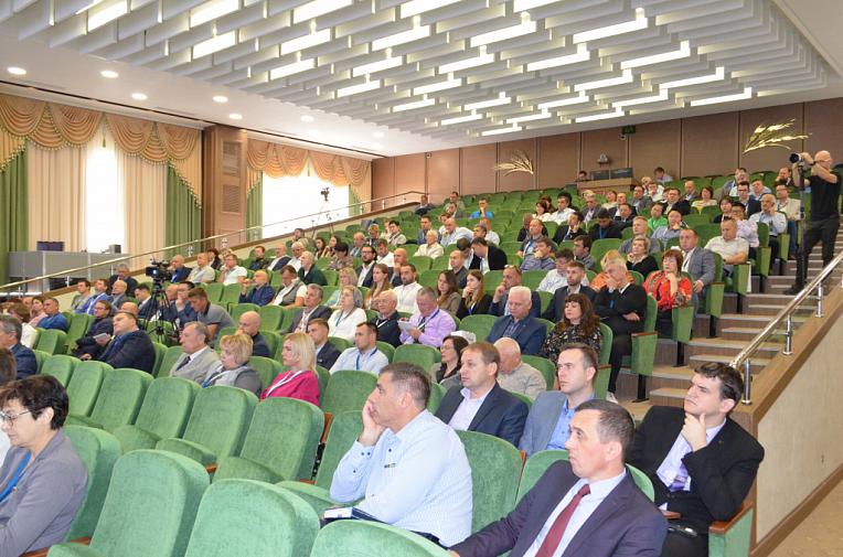 В Ставрополе проходит юбилейная Международная конференция по козоводству «От козы к сыру – это просто!»