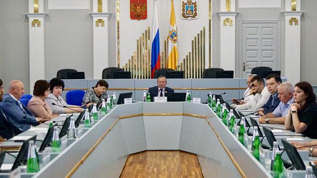 Депутаты Думы Ставрополья ратуют за придание георгиевской ленточке особого статуса