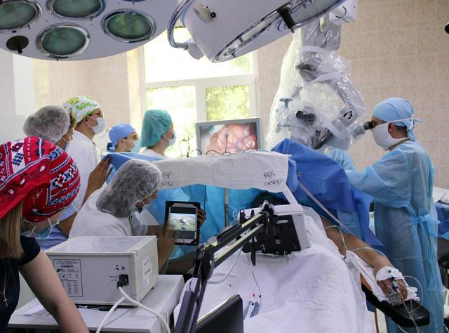 В Ставрополе врачи удалили опухоль мозга пациенту, находящемуся в сознании