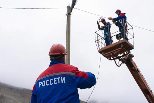 Энергетики «Россети Северный Кавказ» на 14,5 % перевыполнили полугодовую программу по замене ветхого провода 