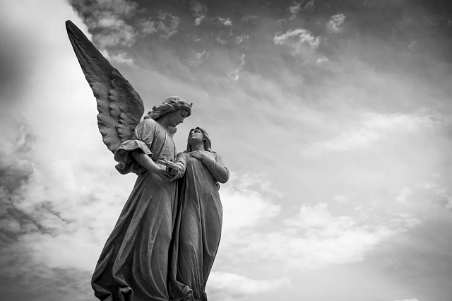 В Нагорном Карабахе с армянской церкви исчезли ангелы