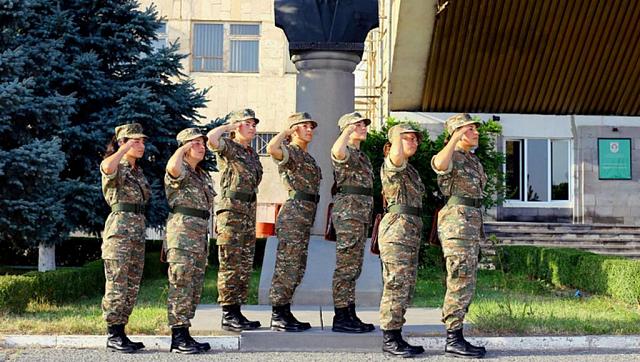В Армении будут призывать в армию женщин